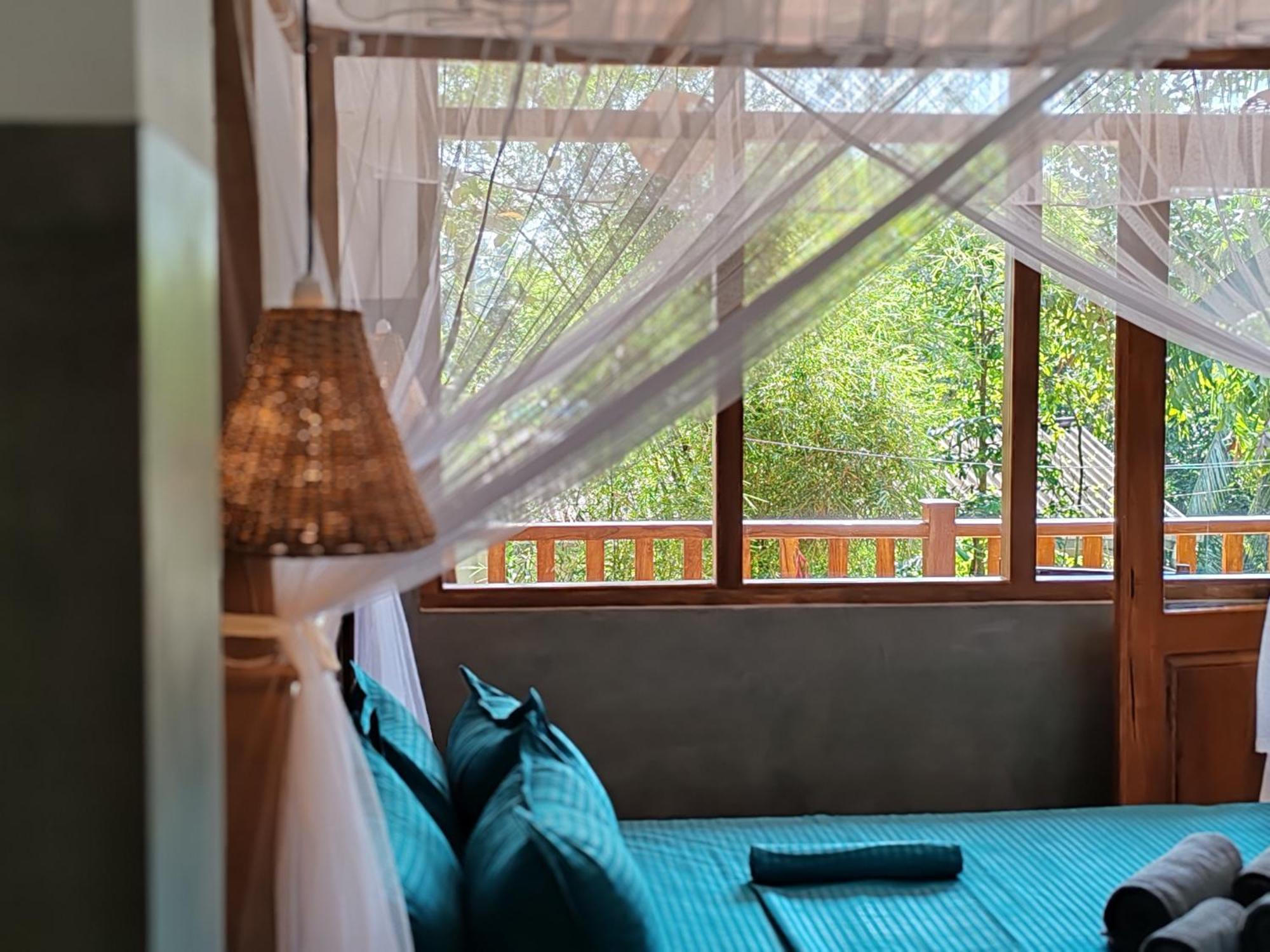 The Jungle View Hotel Mirissa Room photo