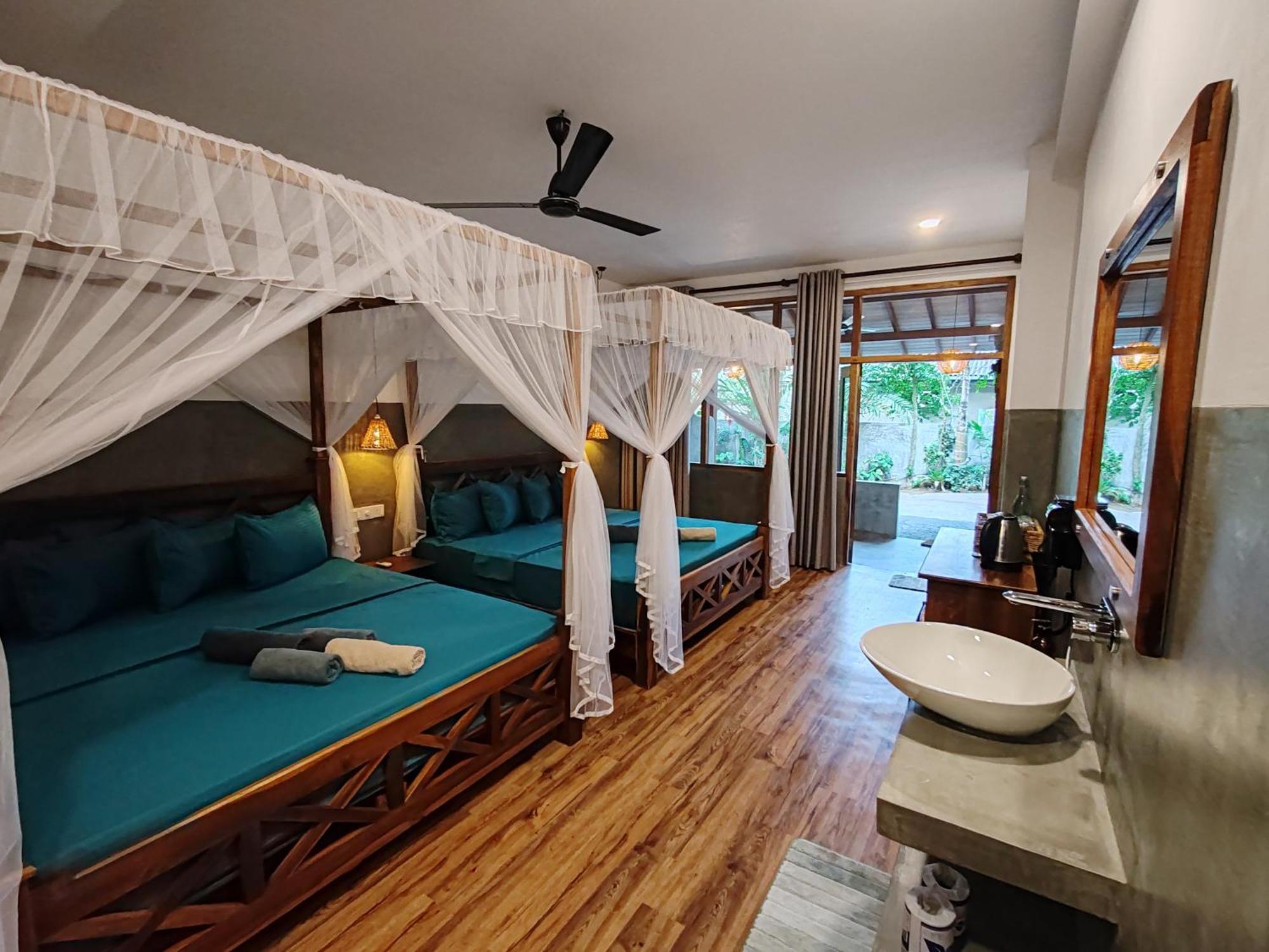 The Jungle View Hotel Mirissa Room photo