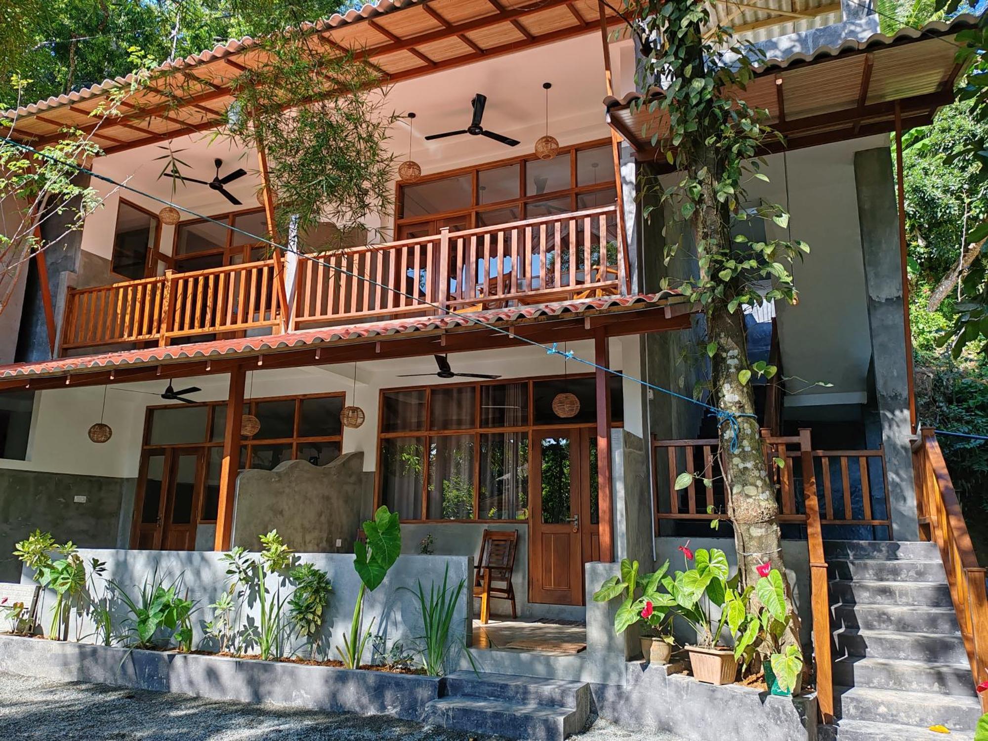 The Jungle View Hotel Mirissa Room photo